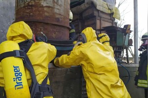 В одном из районов Одессы лопнула бочка с химикатами: людям нечем дышать