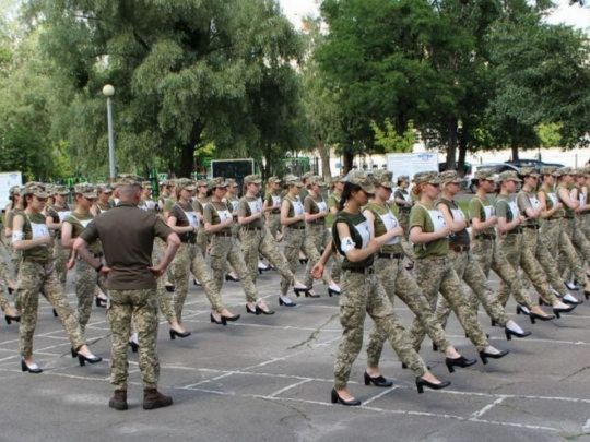 ФОП пояснили, чи мають вони вести військовий облік жінок