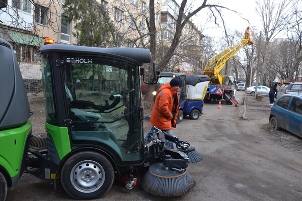 В Одессе перешли на новый формат уборки улиц