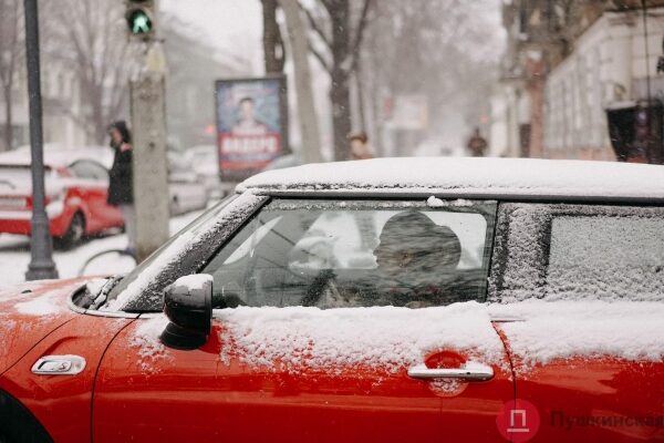 Как Одесса и одесситы встретили первый настоящий снегопад 2022 года. Большой фоторепортаж