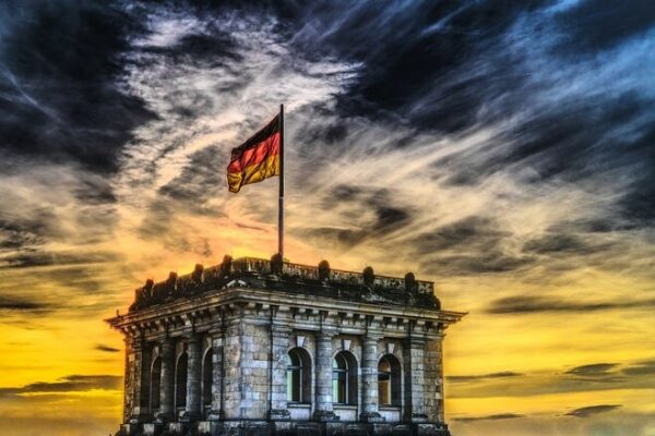 
Германии не хватает рабочих рук: власть решила привлекать 400 тыс. специалистов из других стран ежегодно
