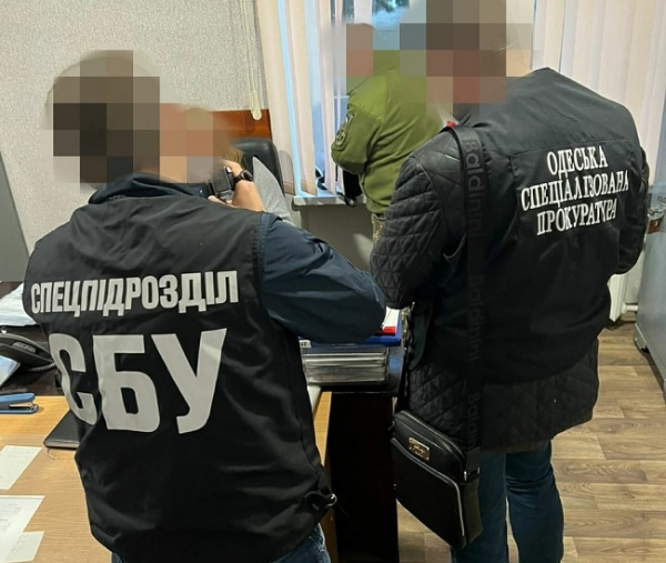 Один из начальников одесского узла спецсвязи идёт под суд за взятку
