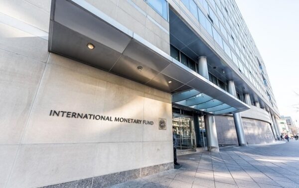 Украина в 2022 выплатит МВФ больше, чем получит