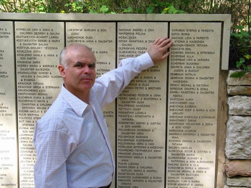 &laquo;Конвоїри вбивали знесилених полонених&raquo;: художник Ісаак Тартаковський розповів сину про жахіття гітлерівських концтаборів в&nbsp;Україні