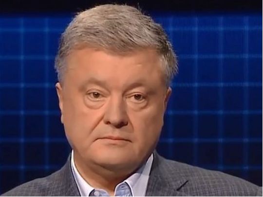 У Печерському суді повинно розпочатися засідання у справі Порошенка: експрезидент уже у залі (фото, відео)