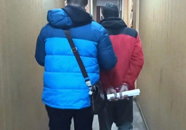 Поджигателей автомобиля чиновника на Лидерсовском бульваре нашли