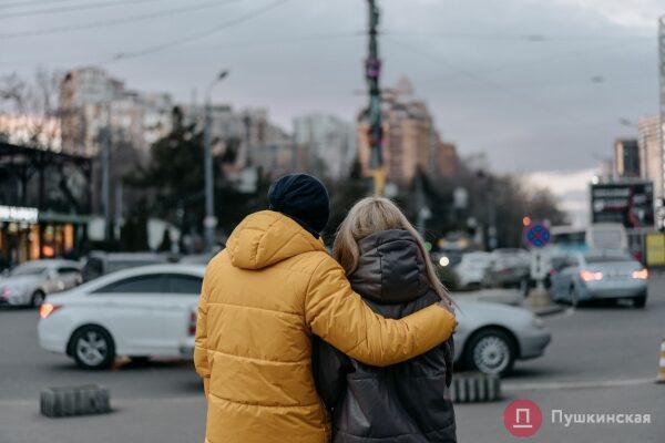 Февральский вечер на побережье Одессы: весной пока не пахнет, но гулять &mdash; хорошо. Фоторепортаж