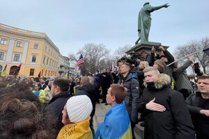 В Одессе прошел патриотический Марш Единства (фото, видео)