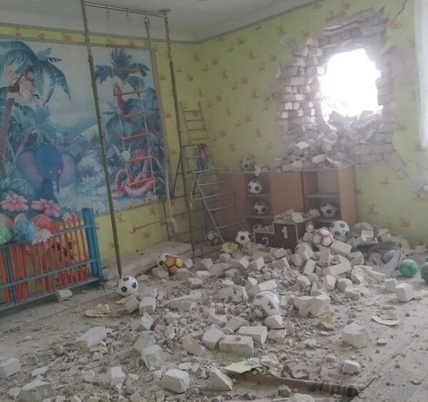Наблюдатели ОБСЕ фиксируют обстрелы в Донбассе &mdash; в Станице Луганской повреждён детский сад