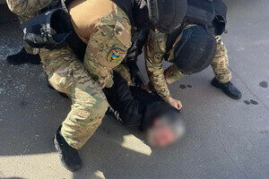 Поджигателей автомобиля чиновника на Лидерсовском бульваре нашли
