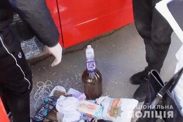 Поджигателей автомобиля чиновника на Лидерсовском бульваре нашли