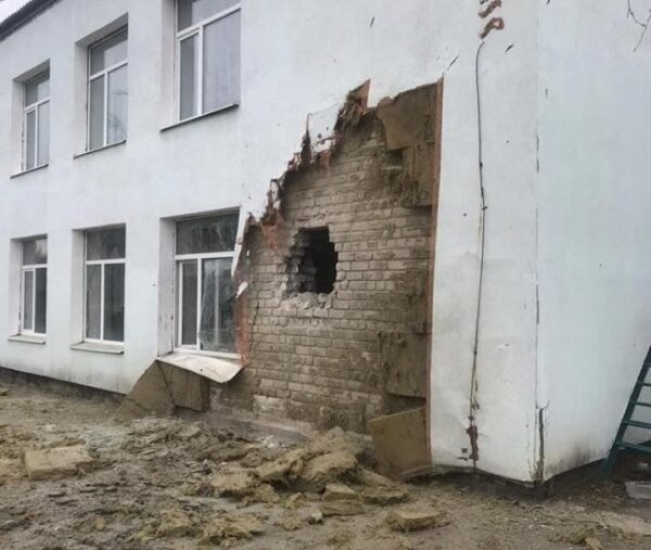 Наблюдатели ОБСЕ фиксируют обстрелы в Донбассе &mdash; в Станице Луганской повреждён детский сад