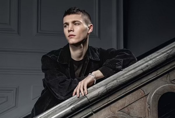 Ще один принц Данії пішов у моделі — після того, як передумав ставати військовим