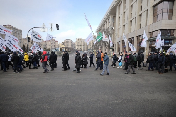 В Киеве представители движения SaveФОП перекрыли Крещатик