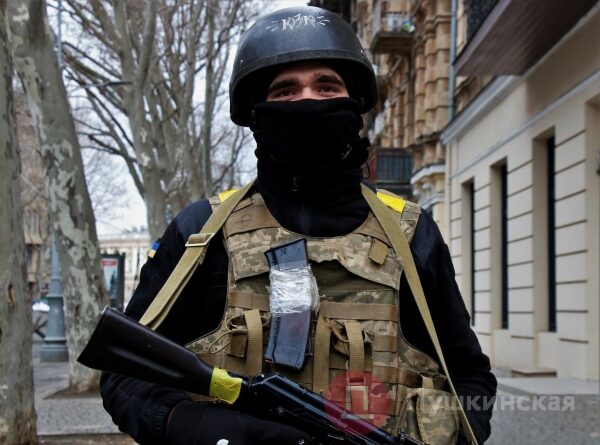 &laquo;Этот город мы отстоим. Не обсуждается!&raquo;: фоторепортаж о тех, кто защищает Одессу