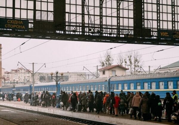 УЗ запустила сайт с информацией про эвакуационные рейсы