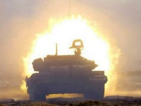 Помстився за загиблих: російський солдат переїхав танком свого командира-полковника