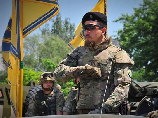 Працює полк «Азов»: українські бійці показали відео знищення техніки ворога у Маріуполі