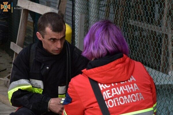 Тушили пожар после ракеты и нашли советский артснаряд: сводка одесских спасателей за сутки Тушили пожар после ракеты и нашли советский артснаряд: сводка одесских спасателей за сутки