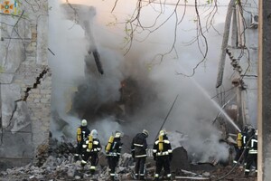 Бомба в парадной и замеры воздуха: как прошли последние сутки у спасателей Одессы