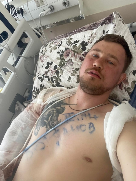 «Хлопці, суто цивільні, мало не під час бою гуглили, як користуватися зброєю»: розповідь учасника партизанського руху