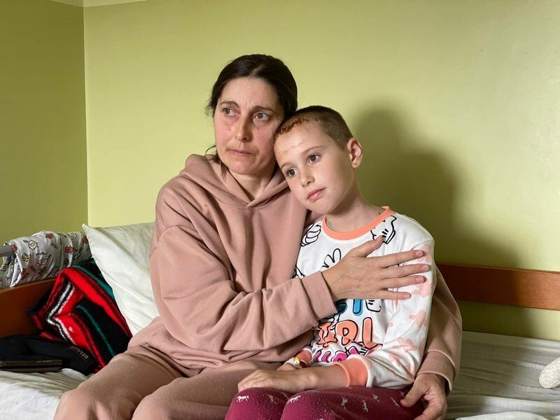 Справжнє диво: у&nbsp;Львові лікарі видалили уламки касетного снаряду із&nbsp;мозку 9-річної дівчинки