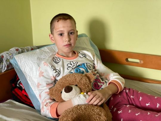 Справжнє диво: у&nbsp;Львові лікарі видалили уламки касетного снаряду із&nbsp;мозку 9-річної дівчинки