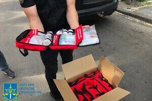 В одесском фонде цинично продавали гуманитарную помощь для ВСУ: кого задержали