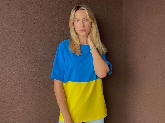 Аферисти зухвало скористалися Лесею Нікітюк: телезірка «відхрестилася» від них середнім пальцем