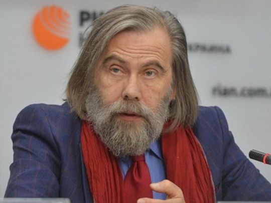 Пропагував ідеологічні меседжі рф: близькому до кума путіна політтехнологу повідомили підозру в держзраді