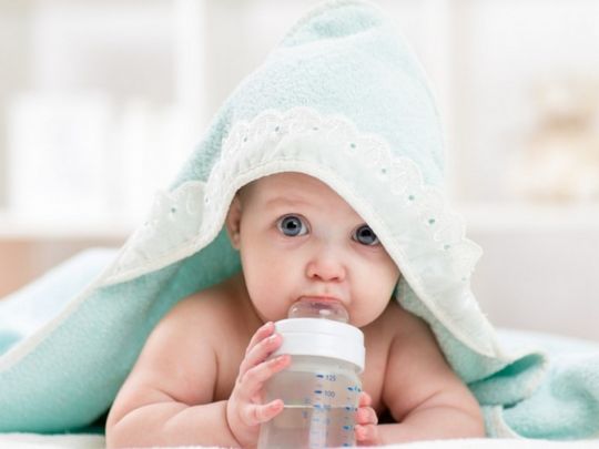 &laquo;Вода надміру навантажує незрілі нирки дитини&raquo;: чим поїти малюка у&nbsp;спеку
