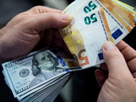 Курс євро продовжив зниження: що&nbsp;відбувається з&nbsp;європейською валютою