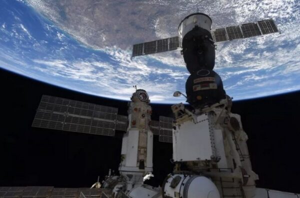 NASA сможет удержать МКС на орбите без России: что придумали американцы