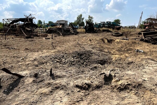Последствия ракетного удара по удара по агропредприятию в Одесской области