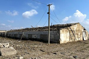 Последствия ракетного удара по удара по агропредприятию в Одесской области