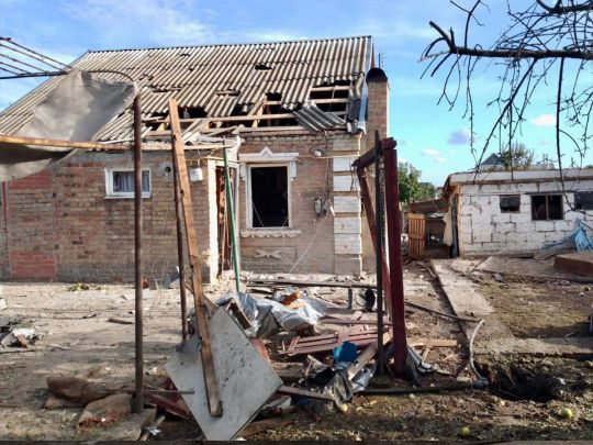 Ворог знову атакував Дніпропетровщину, випустивши понад 60 снарядів: є загиблі та поранені