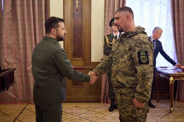 Бойцы Одесской теробороны получили награды от президента 
