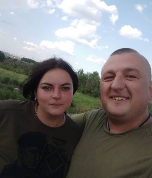«Олена взяла з мене слово, що якщо загине, щоб я дбав про її маленьку доню»: щемлива історія про бойову медичку, яка загинула, рятуючи інших