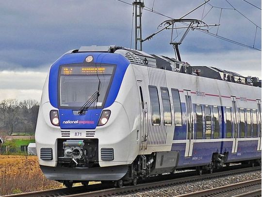 Українці зможуть подорожувати Польщею дешевше: у країні почався продаж мільйона акційних квитків