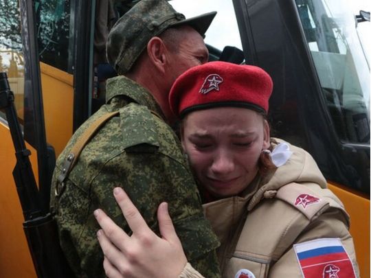 «Прищеплення ідеології патріотизму»: у школи рф повертають військову підготовку