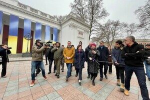 Глава МИД Франции пряталась от обстрелов в бомбоубежище под Оперным театром в Одессе