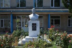 В Одесской области снесли памятники Котовскому, Суворову и Гастелло