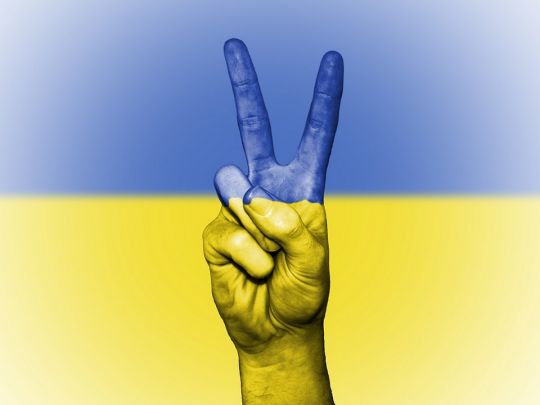 «Ми думаємо про вас»: десятки світових зірок звернулися до українців з нагоди річниці російського вторгнення (відео)