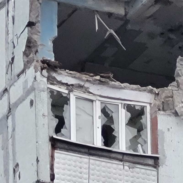 Намагаються залякати українців: окупанти вдарили артилерією по багатоповерхівкам під Запоріжжям