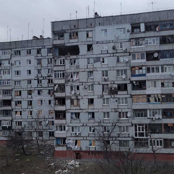 Намагаються залякати українців: окупанти вдарили артилерією по багатоповерхівкам під Запоріжжям