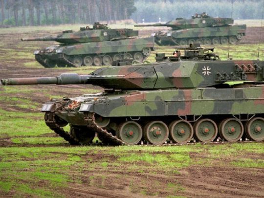 Західні танки стануть «справжньою проблемою» для путіна, — екскомандувач силами НАТО в Європі