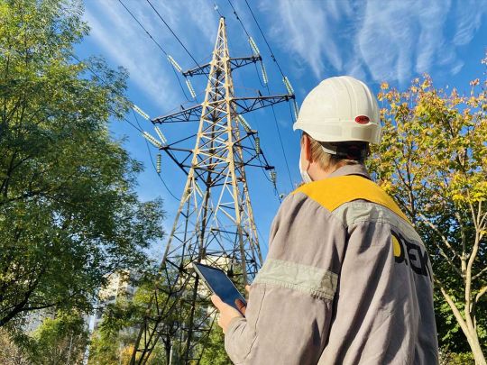 В Україні запровадили точкові відключення електроенергії: хто буде без світла у неділю