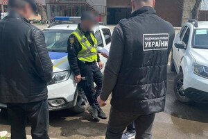 В Одесской области полицейский вымогал деньги с военного