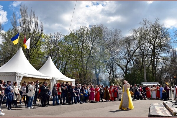 Легионеры и суд над Христом: в Одессе состоялась пасхальная реконструкция