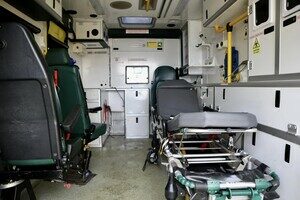 Генератор и автомобиль скорой помощи: больница Одесской области получила помощь